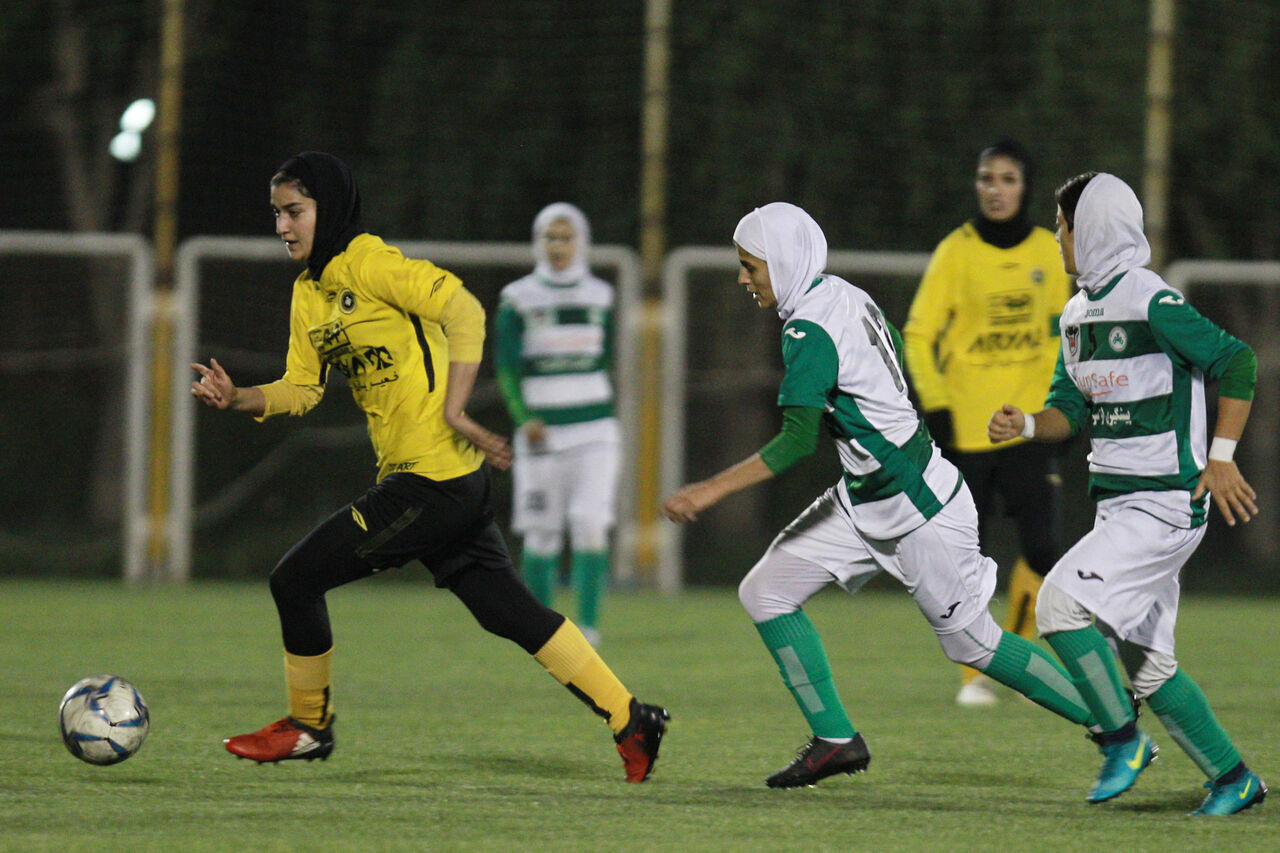 تنها شهر آورد فوتبال بانوان کشور در اصفهان