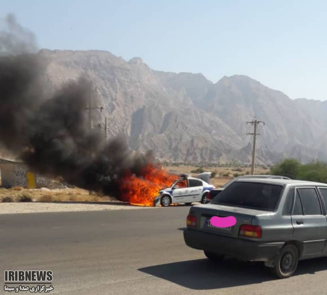 آتش گرفتن خودرو پلیس در تنگستان