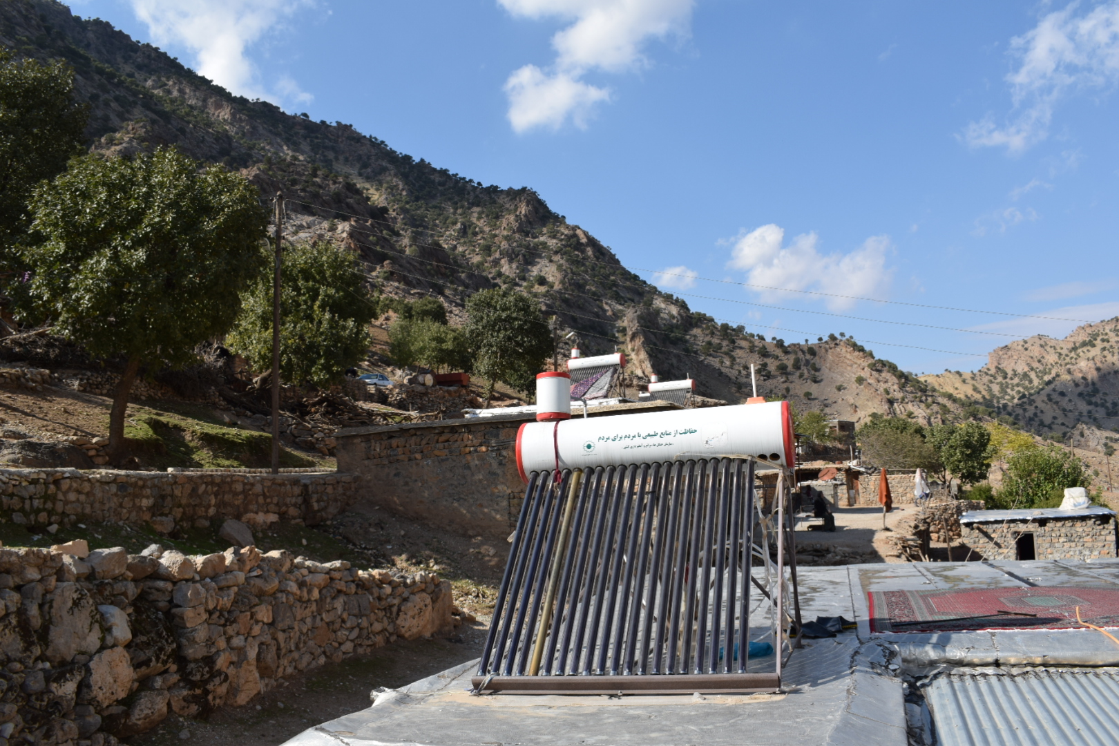 نصب ۲۵ آبگرمکن خورشیدی در روستا‌های مرزی ثلاث باباجانی
