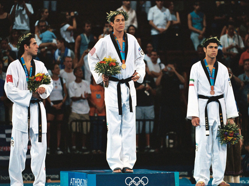یوسف کرمی مدال المپیک خود را به حراج گذاشت