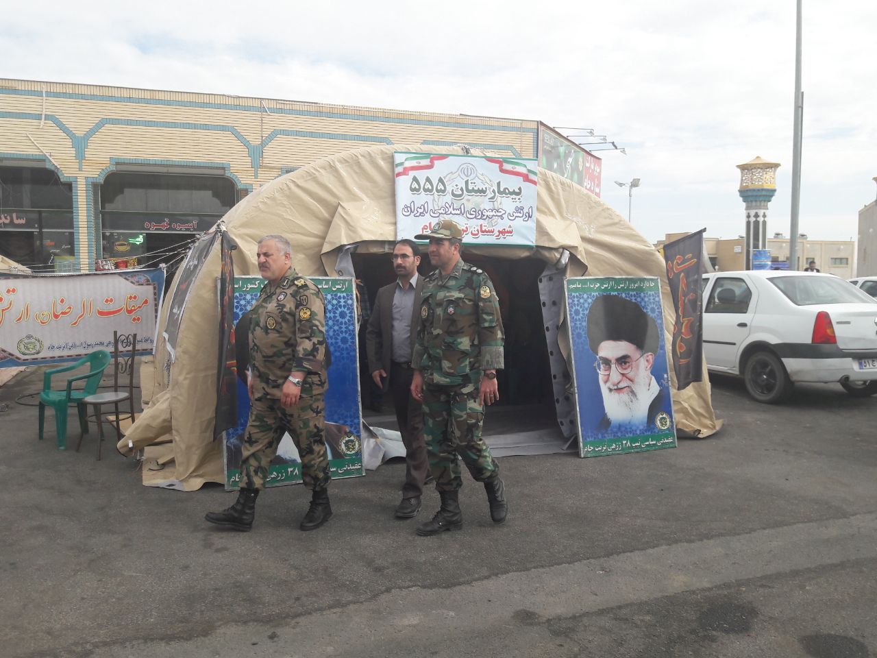 استقرار موکب ارتش برای خدمات‌رسانی به زائران امام رضا (ع) در ورودی مشهد