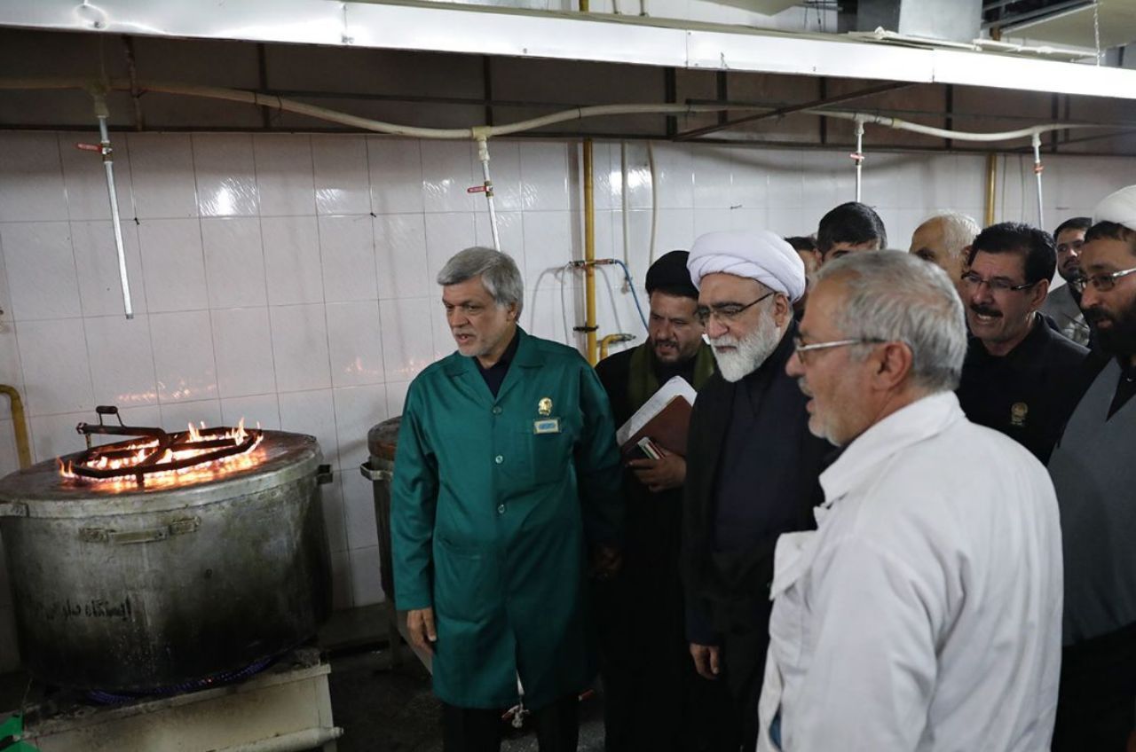 بازدید تولیت آستان قدس رضوی از ایستگاه های خدمت رسانی به زائران پیاده