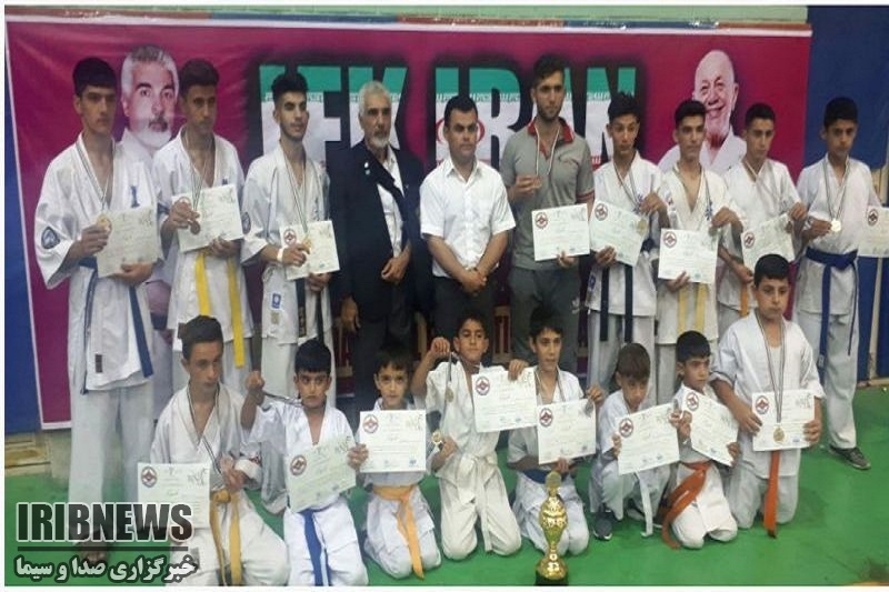تیم کاراته مهاباد در جایگاه سوم مسابقات کیوکوشین کشور