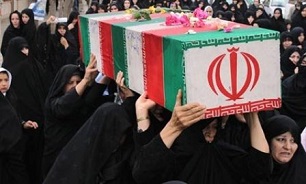 تشییع پیکر مادر شهیدان نصاری در شیراز