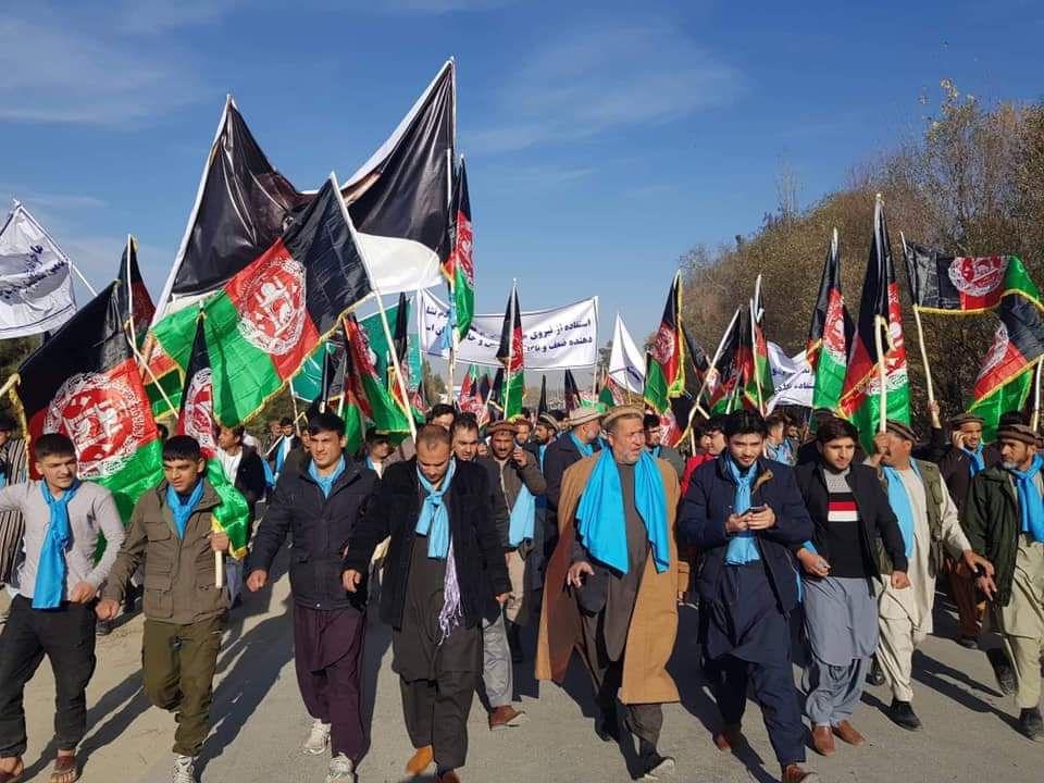 راهپیمایی طرفداران عبدالله عبدالله در استان بغلان