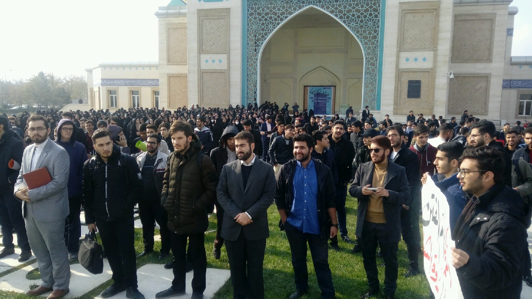 برگزاری تجمع ۴ هزار نفری دانشجویان انقلابی مشهد