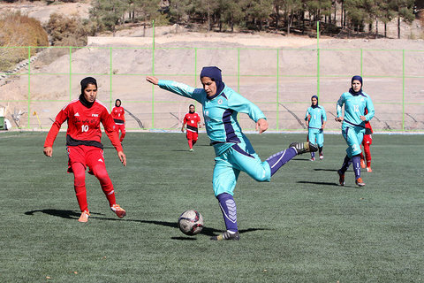 شکست سنگین بانوان فوتبالیست فارس در برابر نماینده اصفهان
