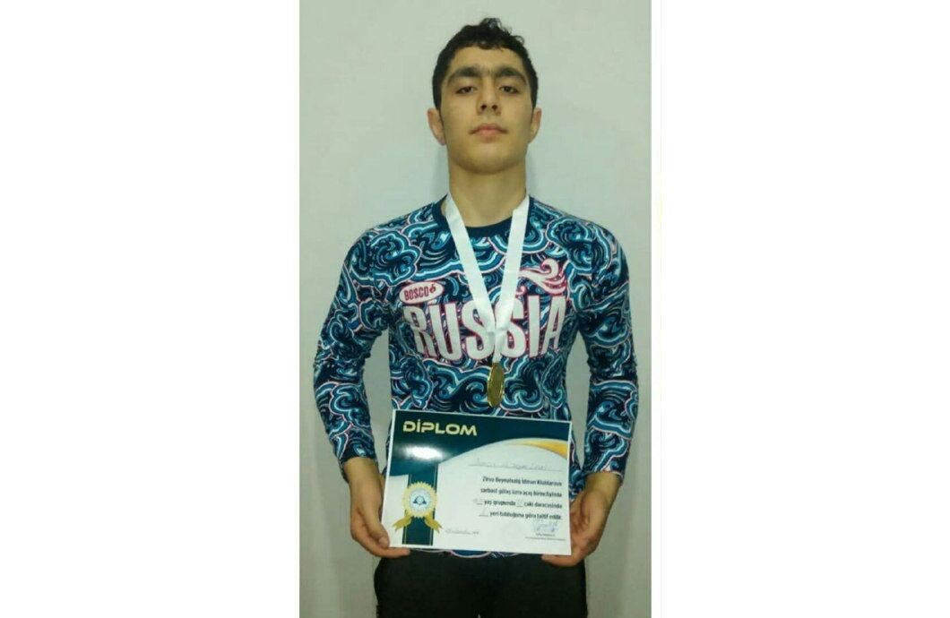 کسب نشان طلای مسابقات بین المللی کشتی توسط دانش آموزان مشهدی