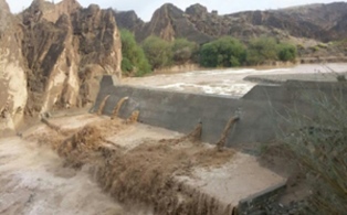 آبگیری ۴۰ سازه آبخیزداری در حاجی آباد