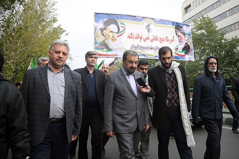 مردم بیش از مسئولان خود را متولی انقلاب می‌دانند