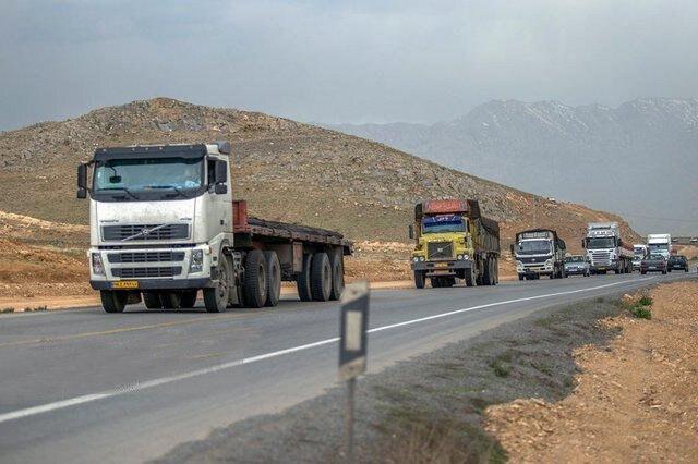توزیع  لاستیک بین رانندگان حمل و نقل جاده ای در سمنان
