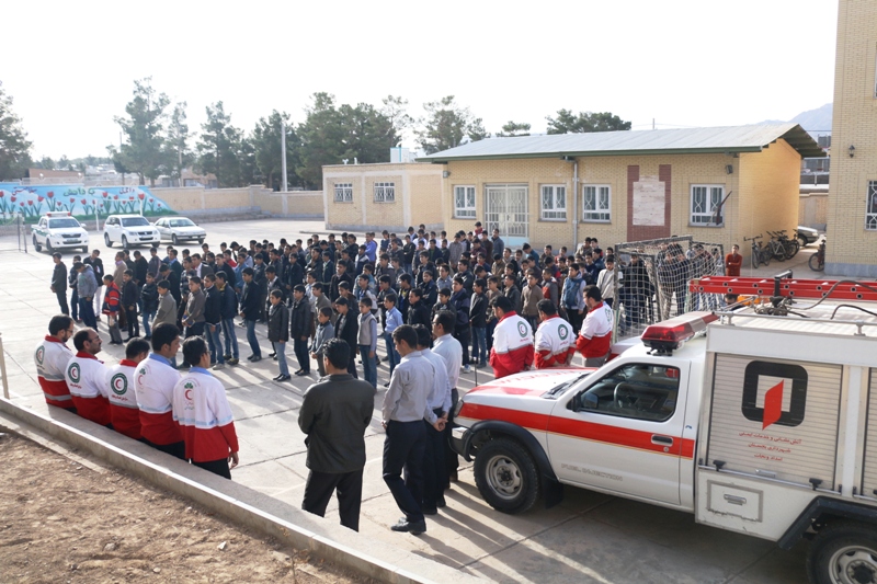 برگزاری مانور زلزله در مدارس بجستان