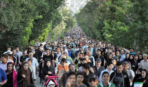پیاده‌روی بزرگ خانوادگی در مشهد برگزار شد