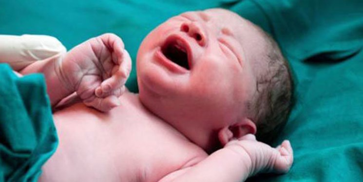 زایمان طبیعی اولین مادر باردار کرونا در کاشان