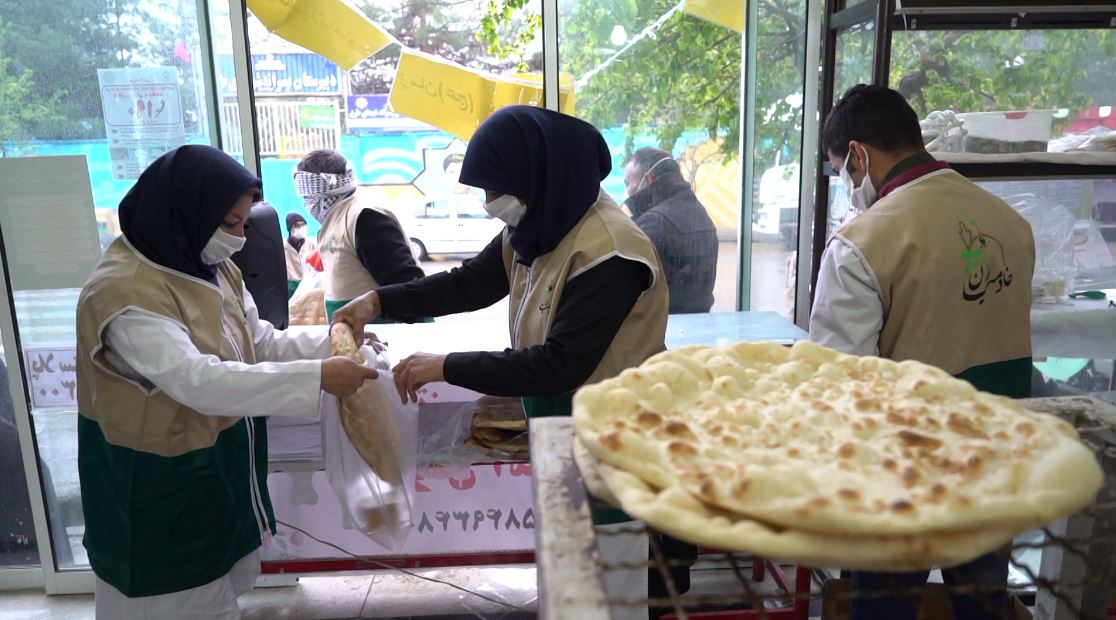 توزیع 46  هزار قرص نان در مناطق حاشیه شهر مشهد