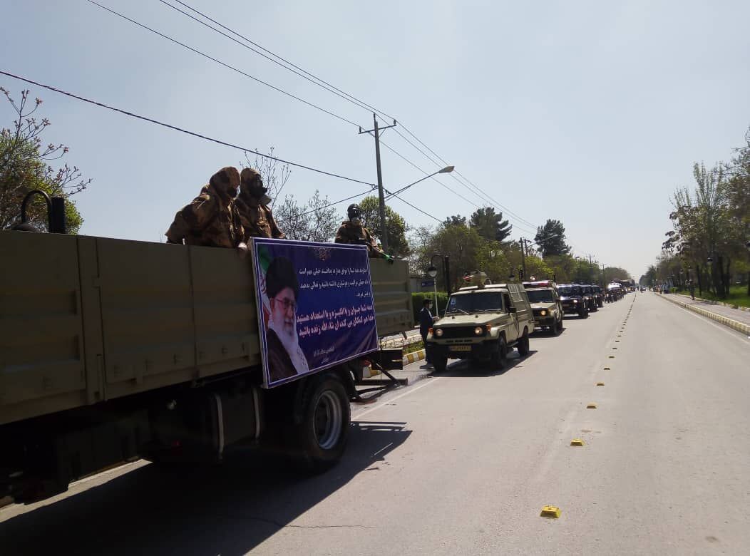 برگزاری رژه نیروهای ارتشی یاور سلامت در مشهد