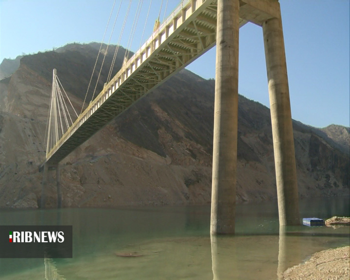 بزرگترین پل زیر قوسی ایران مسیرانتقال نفت و گاز جنوب به مرکز و شمال کشور