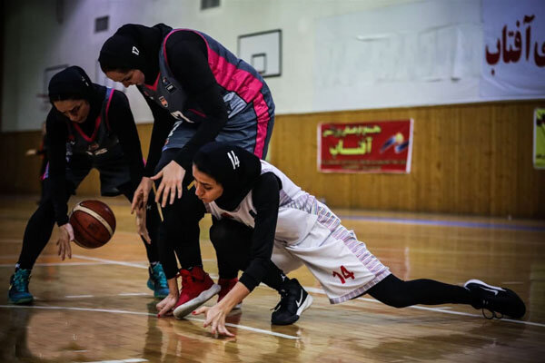 پیروزی بانوان بسکتبالیست تیم شهرداری قزوین در برابر بانوان شهر گرگان+ فیلم