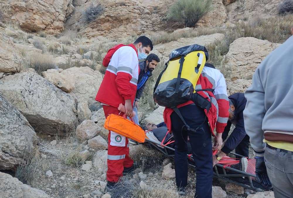 نجان فرد گرفتار در ارتفاعات کوه کهرود روستای ازان