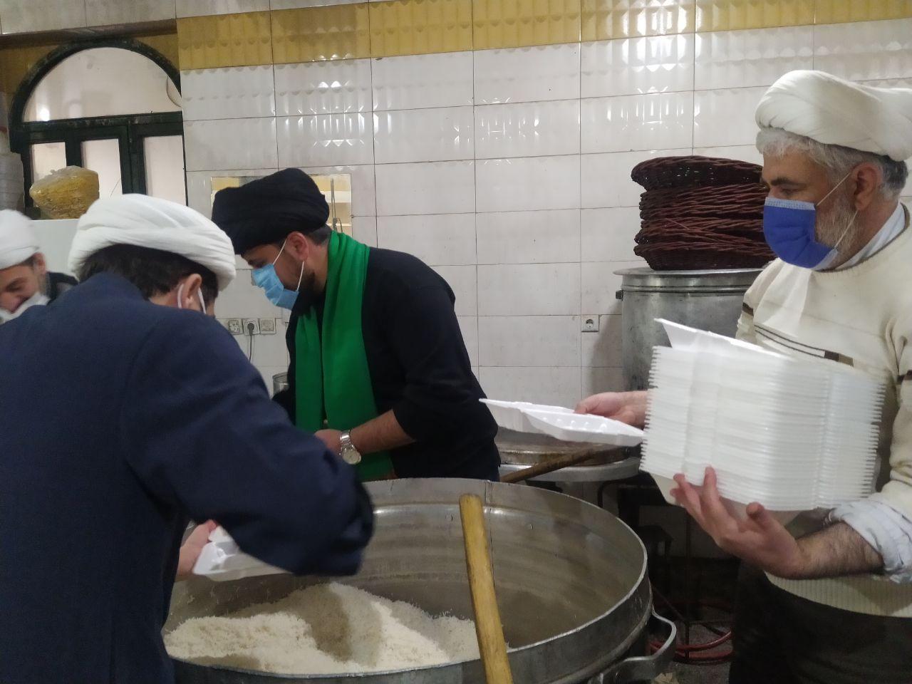 توزیع ۱۰۰۰ پرس غذای گرم در روستا‌های نیشابور