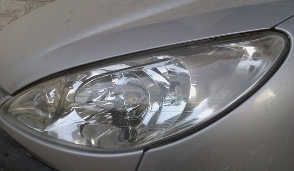 چراغ‌های جلوی خودرو چه مزایا و معایبی دارند؟