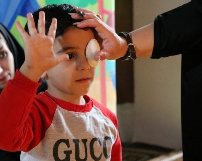 معاینه تنبلی چشم کودکان استان