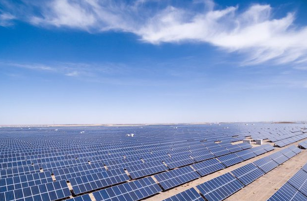 پرداخت تسهیلات ۴ درصد‌ی برای نصب نیروگاه خورشید‌ی در فارس