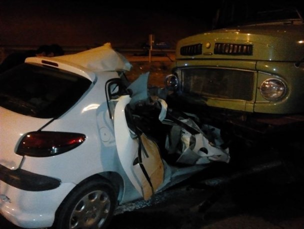 یک کشته در تصادف پژو با کامیون در زنجان