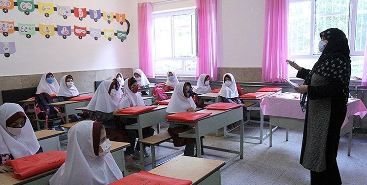 بازگشایی مدارس از یکم بهمن در مدارس شهر‌های زرد و آبی