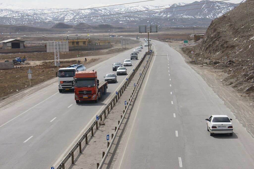 کاهش ۱۷ درصدی تردد خودرو در محور‌های آذربایجان شرقی