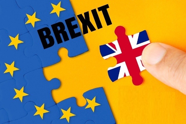 موافقت اتحاديه اروپا با اجرای توافق تجاری با انگليس