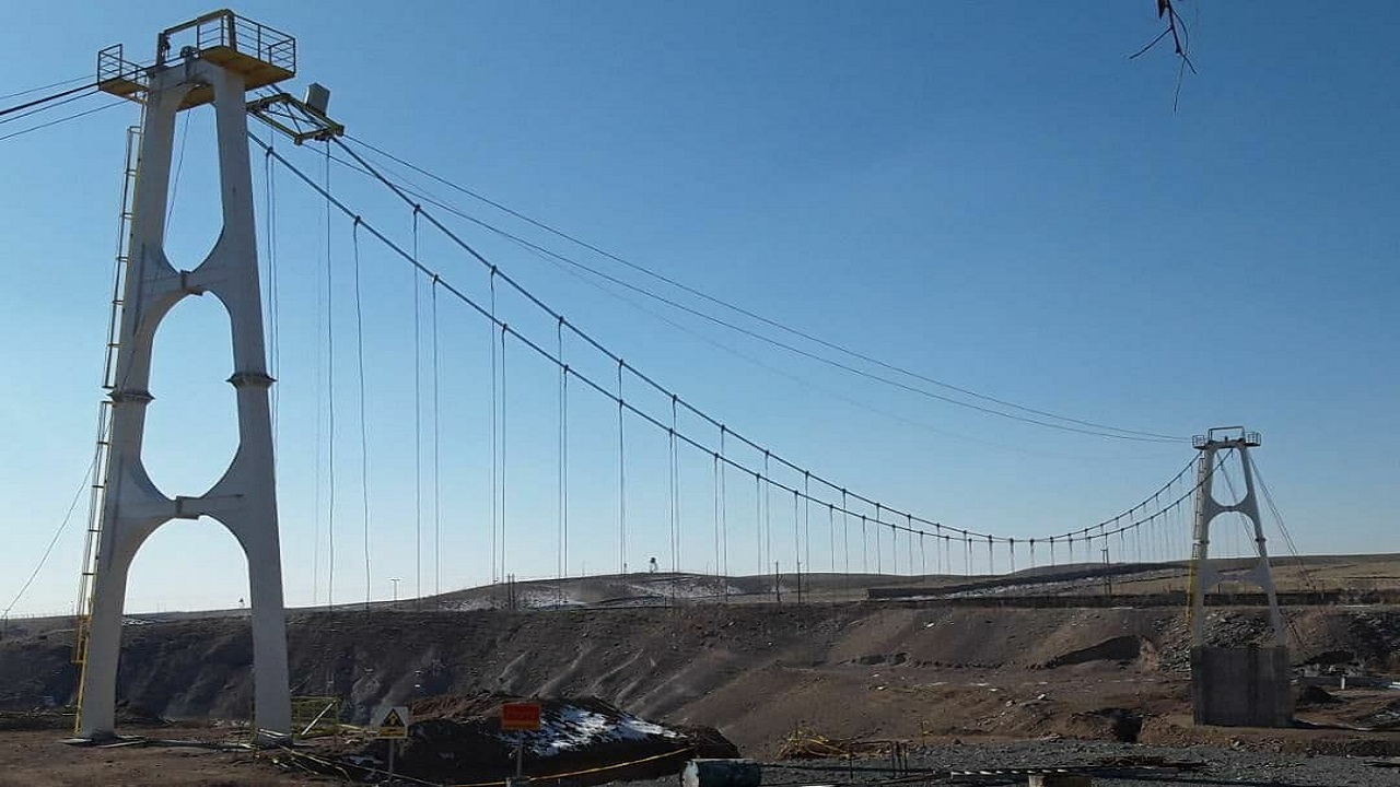 پیشرفت ۷۸ درصدی پروژه پل کابلی در بوستان باراجین