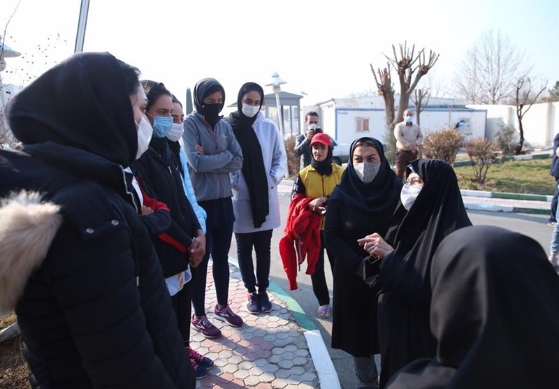بازدید زنان فراکسیون ورزش مجلس از فدراسیون قایقرانی