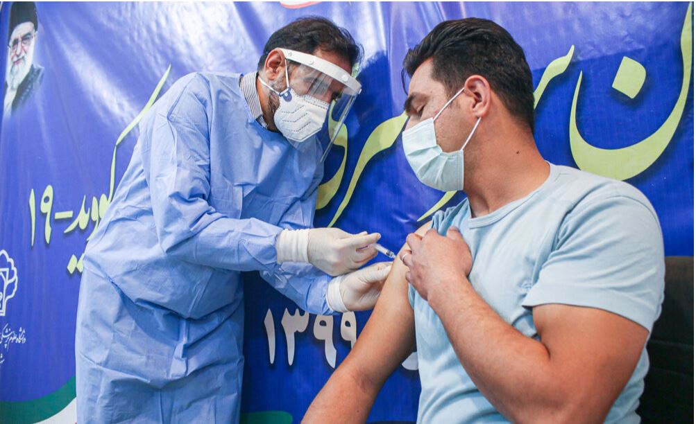یزد، رتبه اول کشور در تعداد افراد واکسینه شده در روز اول