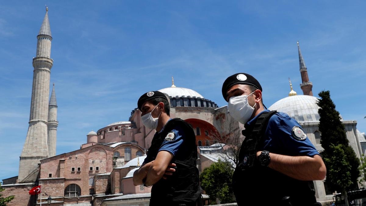 جریمه و پیگرد قضايي بیش از ۲۹ هزار نفر در ترکيه