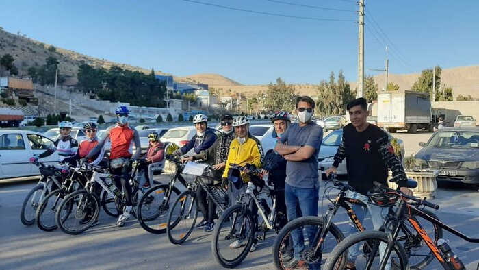 رکاب زنی دوچرخه‌سواران حامی کادر درمان، دور ایران