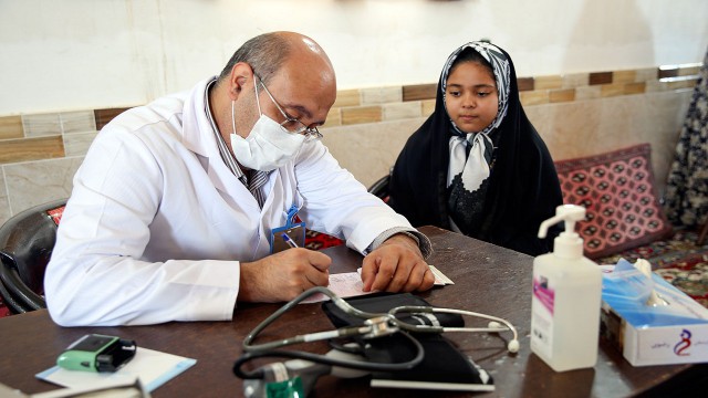 ارائه خدمات پزشکی رایگان به اهالی دهستان کوهشاه احمدی