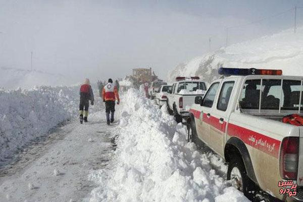 امدادرسانی به ۴۵ مسافر گرفتار در برف در استان سمنان