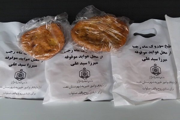 پخت و توزیع ۲ هزار نان سوروک در لیله الرغائب