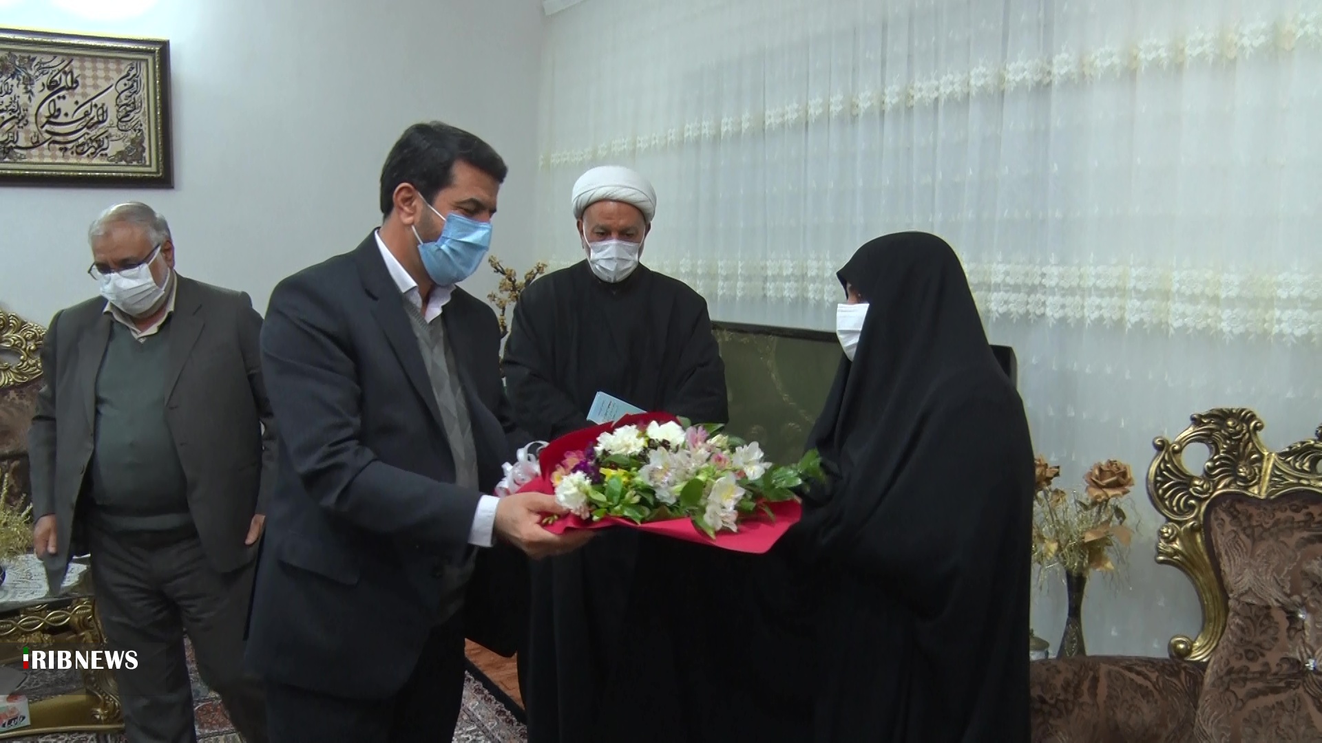 تجلیل از مقام شامخ مادر و همسر سه شهید در بیرجند