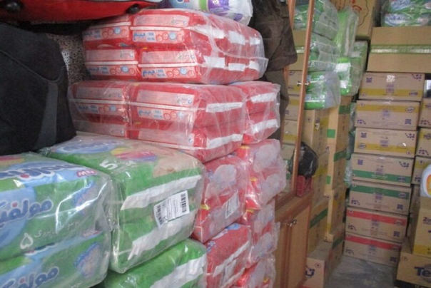 اهدا تجهیزات بهداشتی به زلزله زدگان سی سخت