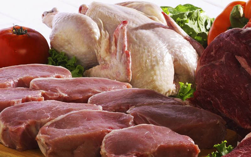 بازگشت آرامش به بازار مرغ/ستاد تنظیم بازار قیمت گوشت قرمز را اعلام کند