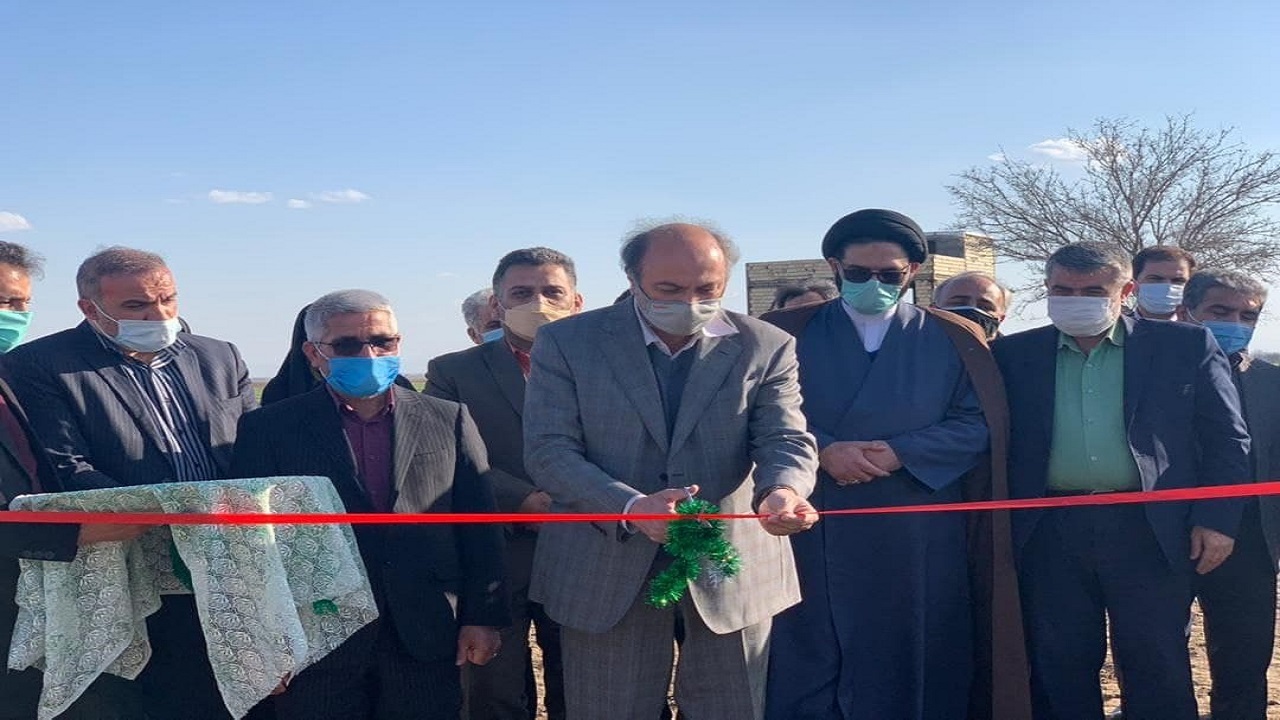 افتتاح دو نیروگاه خورشیدی در بقاع متبرکه آبیک و البرز