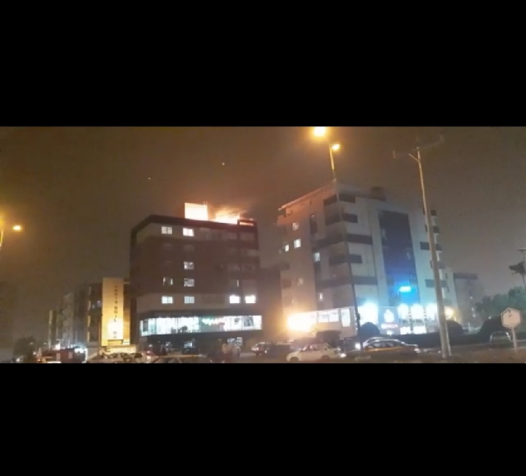 مهار آتش سوزی در یکی از ساختمان های امیر آباد