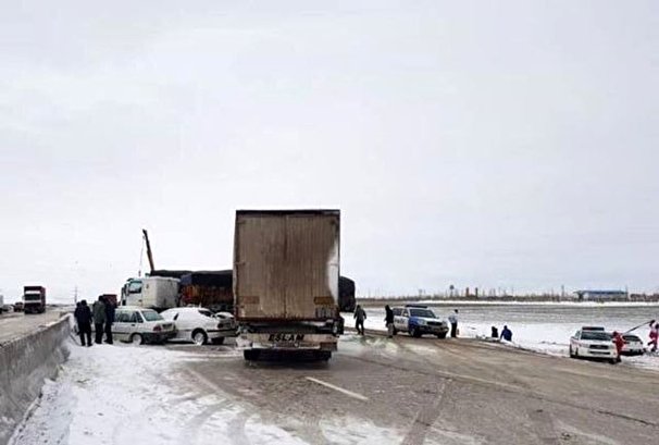 مصدومان تصادف زنجیره ای اتوبان زنجان _ قزوین رو به افزایش است