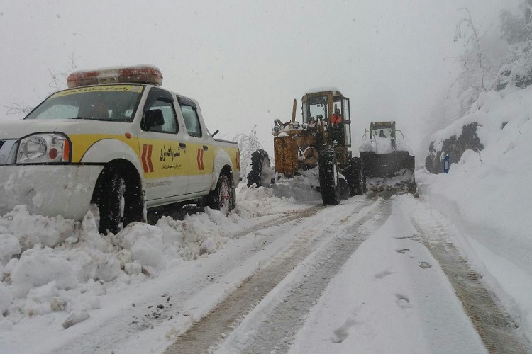 برف روبی از جاده های سمنان با ۱۵۰ دستگاه خودروی سنگین