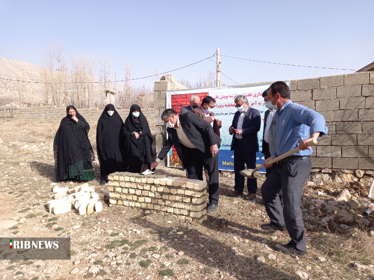 خشت گذاری یک باب مدرسه درروستای خمینی آباد سپیدار