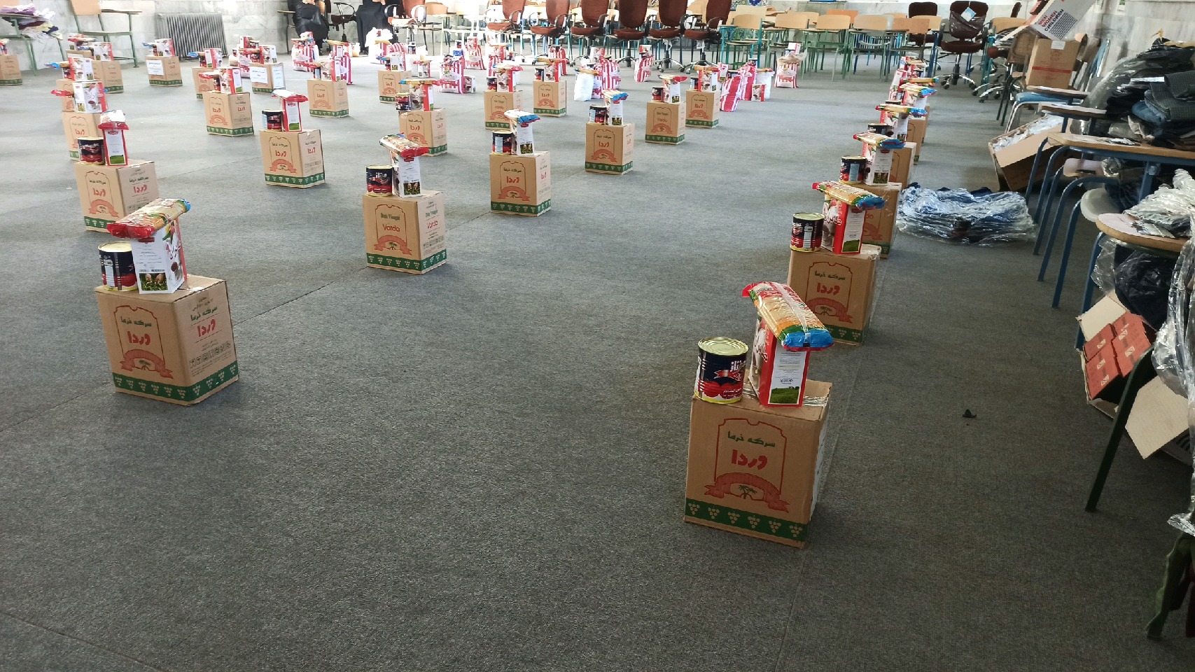 توزیع ۱۰۰ بسته معیشتی در طرح عیدانه