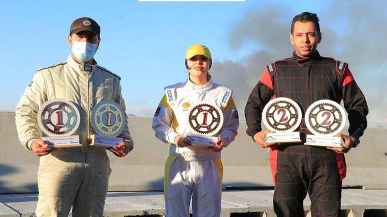 دو مدال طلا مسابقات اتومبیلرانی درگ بر گردن راننده فارسی