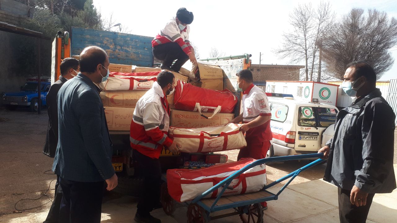ارسال دومین محموله کمک‌های مردم سپیدان به زلزله زدگان سی‌سخت